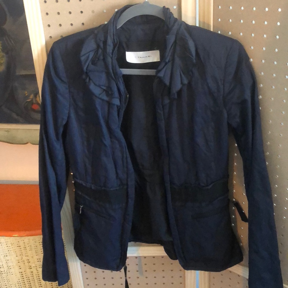 Tahari Navy blue blazer - amazing details